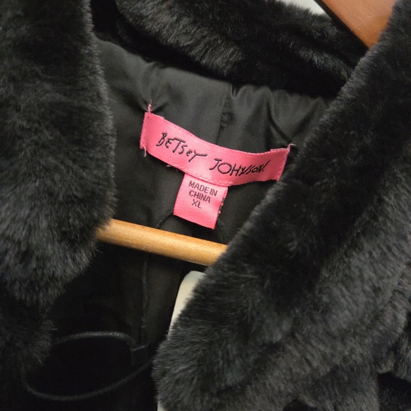 Women's Black Faux Fur Jacket - Picture 6 of 7